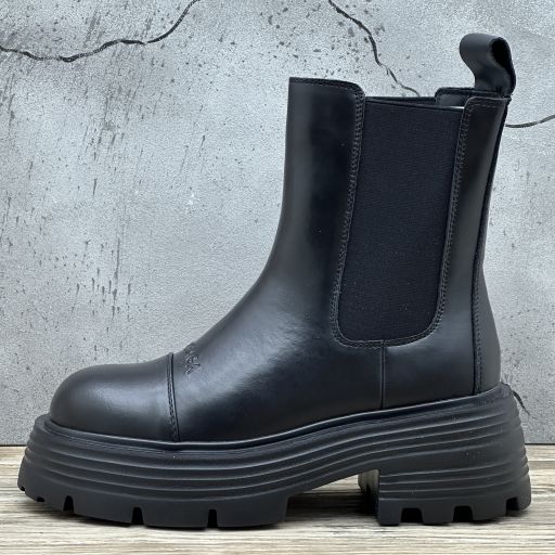 BALENCIAGA Black УТЕПЛЕННЫЕ С НАДПИСЬЮ ЗИМА