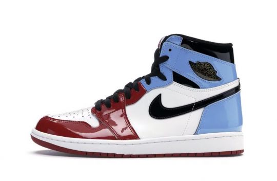 Nike Air Jordan 1 Retro High Fearless UNC Chicago