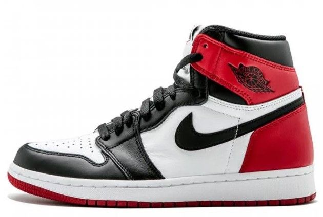 Nike Jordan 1 Retro Black Toe